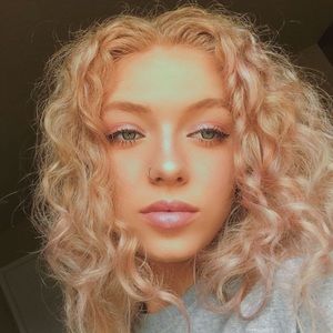 Meet your Posher, Brianna